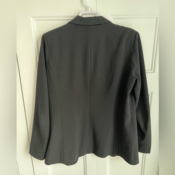 Black blazer - Picture 4 of 11